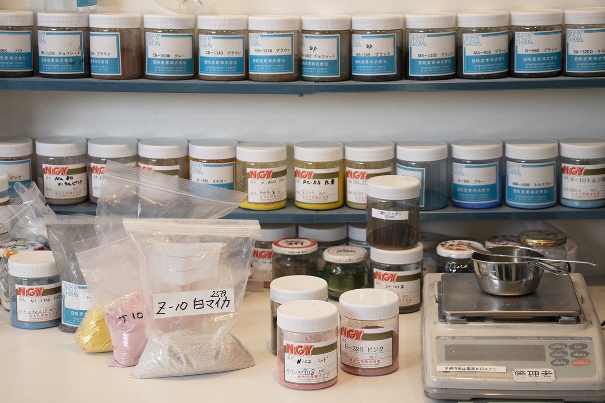Glaze materials